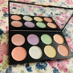 💙💙💙ULTRA BASE CORRECTOR PALETTE ✨💕